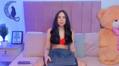 Snapshot of angiegriffin chatting on 02.20.25 Milo ---- online show from 02.20.25