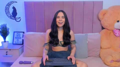 Snapshot of angiegriffin chatting on 02.22.25 Milo ---- online show from 02.22.25
