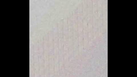 Snapshot of angielee01 chatting on 10.27.25 Angie y Andres online show from 10.27.25