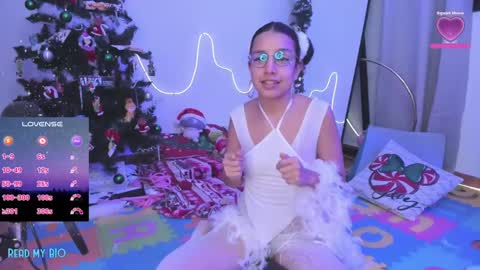 Snapshot of anhala_ chatting on 12.12.24 Anhala Rivera online show from 12.12.24