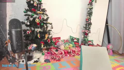 Snapshot of anhala_ chatting on 12.15.24 Anhala Rivera online show from 12.15.24