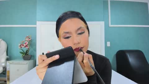 Ania online show from 12.18.25