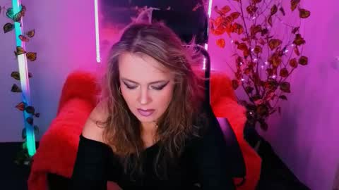 Snapshot of anielafox chatting on 10.04.25 Aniela online show from 10.04.25