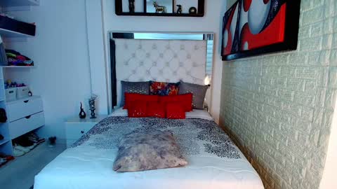 laura  online show from 10.31.25