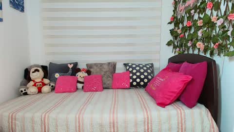 laura  online show from 02.07.26