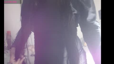 Snapshot of anii_mantilla chatting on 09.10.25 Anii Mantilla online show from 09.10.25