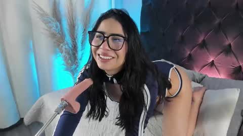 aniie_west online show from 11.08.25