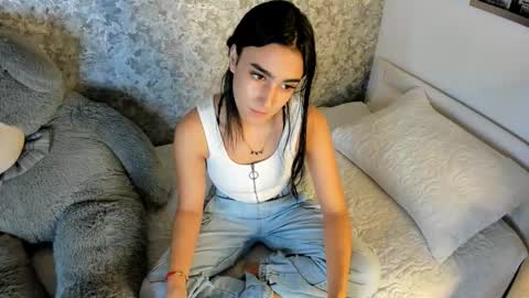 anika_h online show from 02.19.26