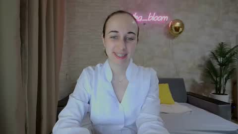 anikabloom online show from 02.17.25