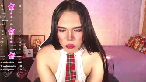 Snapshot of anikkafox chatting on 11.08.25 Nikka online show from 11.08.25