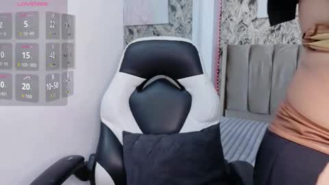 anisha_katee online show from 12.22.25