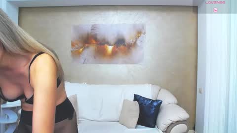 Snapshot of anissalogan chatting on 11.10.25 my name is Ani online show from 11.10.25