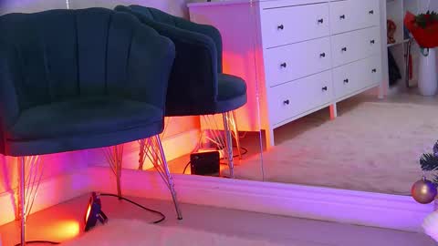 anissia teaser online show from 12.18.25