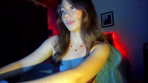 Snapshot of anita_mendoza chatting on 10.16.25 Anita online show from 10.16.25
