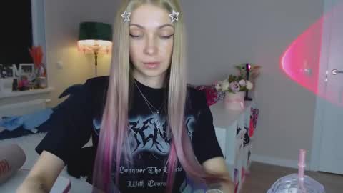 anita_moon_ online show from 10.23.25