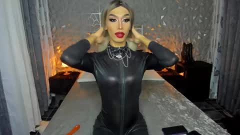 Miss Ann online show from 01.30.25