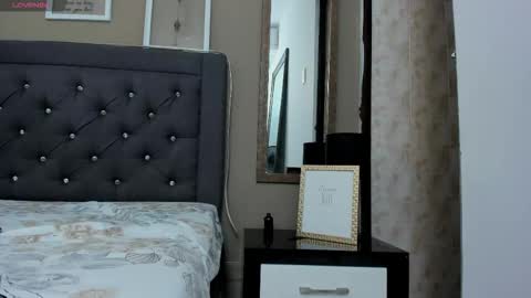 Snapshot of anitafox_ chatting on 11.18.25 Anitafoxx online show from 11.18.25