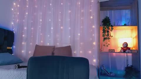 anitaglow online show from 10.15.25