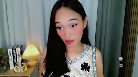 Snapshot of anitaguen chatting on 10.18.25 anita online show from 10.18.25