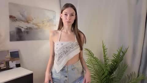 Snapshot of anitawindmeyer chatting on 10.18.25 Anita online show from 10.18.25