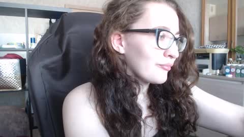 Snapshot of ankey_rayah chatting on 01.14.25 Nameless online show from 01.14.25