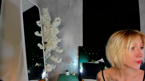 Snapshot of ann_garcia chatting on 02.18.26 ann online show from 02.18.26