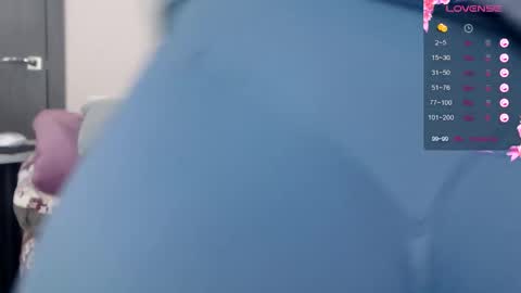 Snapshot of anna_asss chatting on 12.17.25 anna_asss online show from 12.17.25