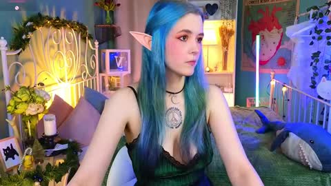 Snapshot of anna_bloom_ chatting on 12.10.24 Violett online show from 12.10.24