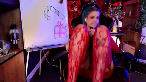 Snapshot of anna_bloom_ chatting on 12.25.24 Violett online show from 12.25.24