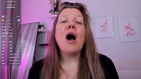 Anna online show from 09.17.25