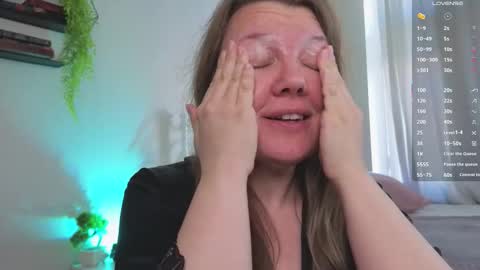 Anna online show from 09.25.25