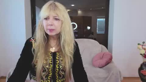 Snapshot of anna_ditrih chatting on 09.20.25 Anna Ditrih online show from 09.20.25