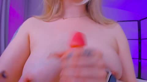Snapshot of anna_lure chatting on 02.22.25 anna_lure online show from 02.22.25