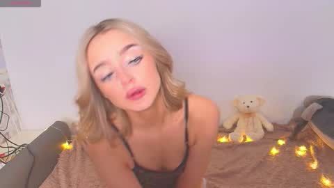 Snapshot of anna_nickol chatting on 12.04.25 Anna online show from 12.04.25