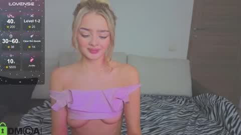 Snapshot of anna_nickol chatting on 12.16.25 Anna online show from 12.16.25