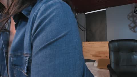 Anna online show from 01.12.25