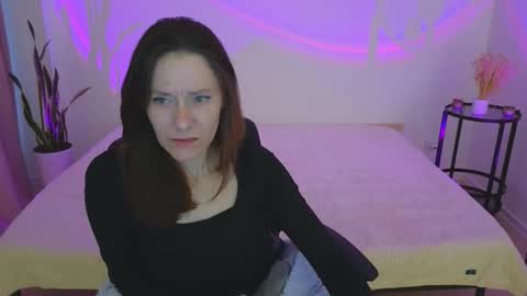 annaabels online show from 10.13.25