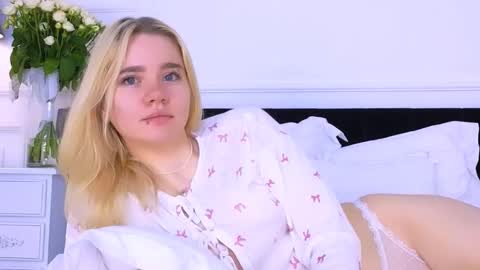 AnnaBelle online show from 10.08.25