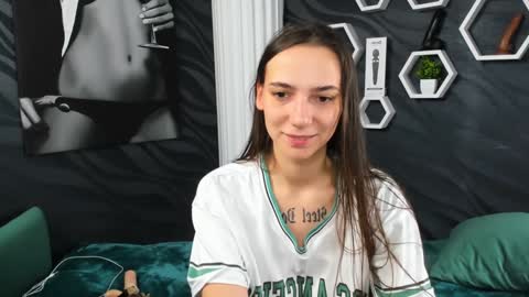 Snapshot of annabishop chatting on 01.28.25 annabishop online show from 01.28.25