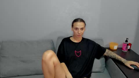 Snapshot of annabishop chatting on 09.25.25 annabishop online show from 09.25.25