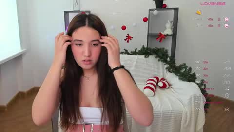 Snapshot of annaelfi chatting on 12.28.24 Anna online show from 12.28.24