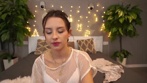 Snapshot of annaelys chatting on 01.05.25 Anna online show from 01.05.25