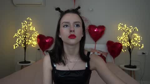 Snapshot of annaelys chatting on 02.21.25 Anna online show from 02.21.25