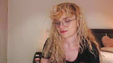 Snapshot of annaevv chatting on 02.19.26 annaevv online show from 02.19.26