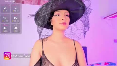 annafoox_ online show from 10.02.25