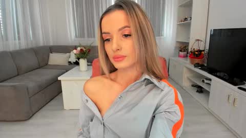 annaise  online show from 12.21.25