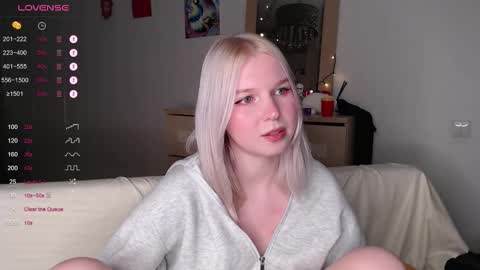 Snapshot of annamilky chatting on 10.02.25 annamilky online show from 10.02.25