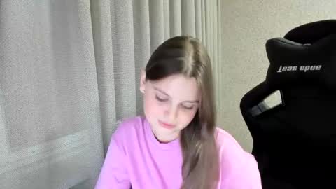 Anna online show from 09.18.25
