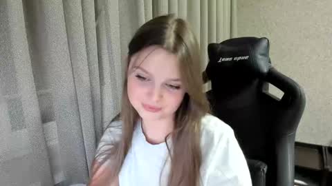 Anna online show from 09.24.25