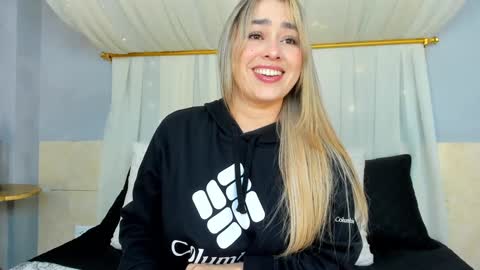 Anna Victoria online show from 01.04.25